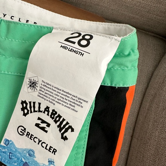 Billabong Men’s Swim Trunks - Picture 3 of 5